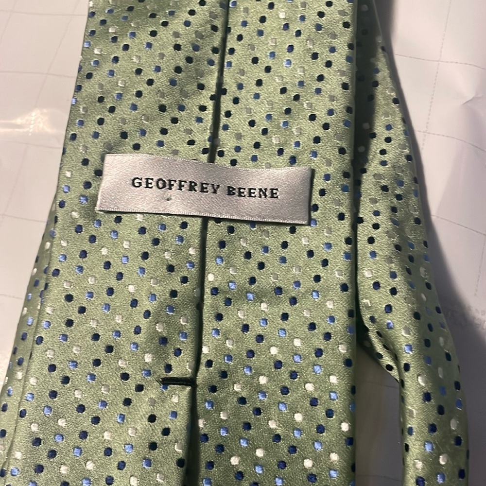 Geoffrey Beene tie